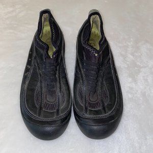 Clark's Privo slip on shoes 7.5 sneakers EUC